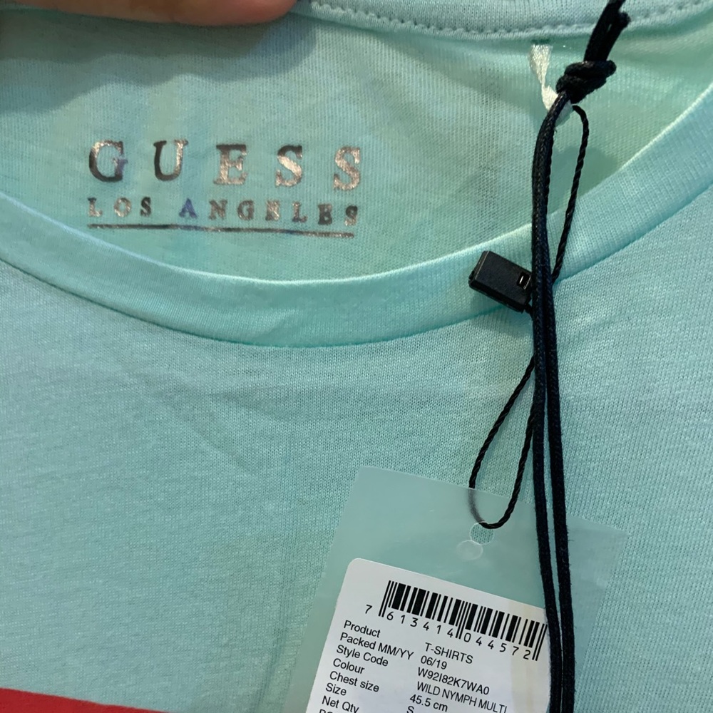 Guess Logo Tee - Picture 5 of 8